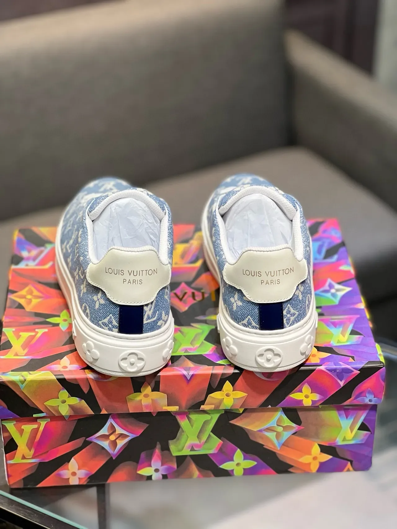 Louis Vuitton LV Trainer Zapatillas Lifestyle Azul Blanco Denim Texturizado Monograma Superior Bajo Tacón Silueta Lifestyle Sneakers 7