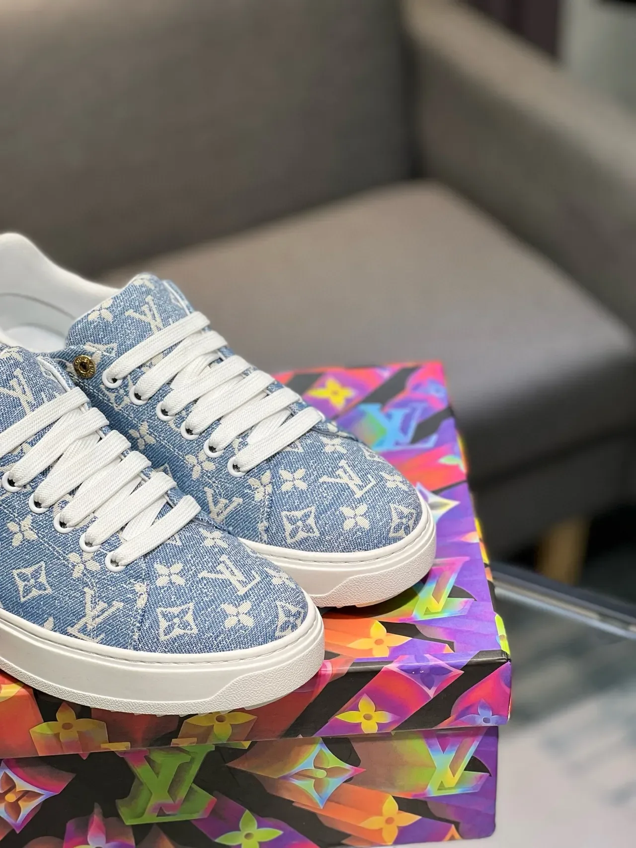 Louis Vuitton LV Trainer Zapatillas Lifestyle Azul Blanco Denim Texturizado Monograma Superior Bajo Tacón Silueta Lifestyle Sneakers 8