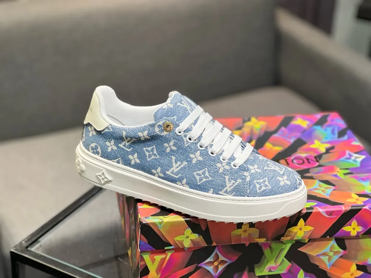 Louis Vuitton LV Trainer Zapatillas Lifestyle Azul Blanco Denim Texturizado Monograma Superior Bajo Tacón Silueta Lifestyle Sneakers 9