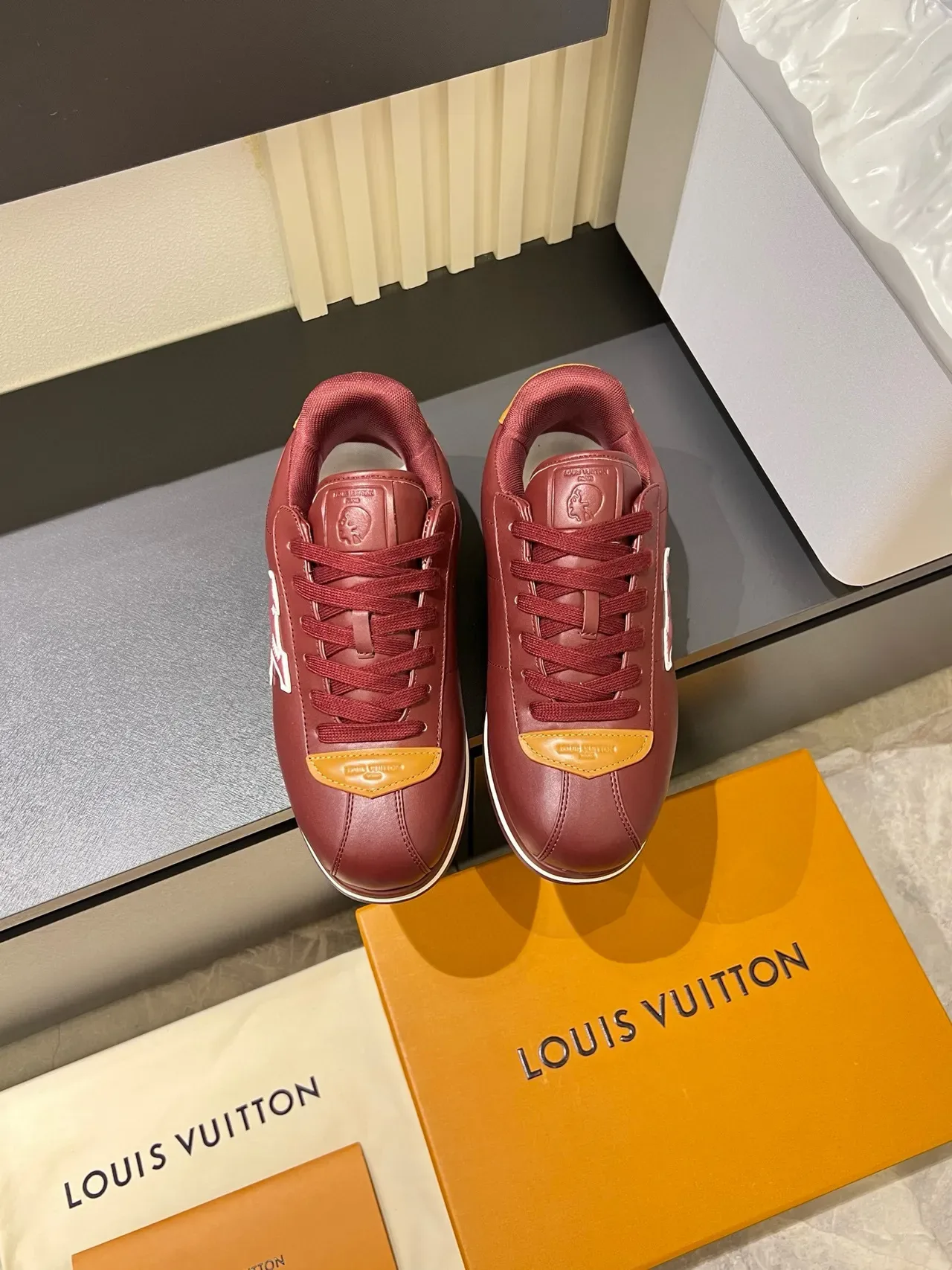 Louis Vuitton LV Trainer Burdeos Naranja Cuero Superior Bordado Monogram Zapatillas Lifestyle 2
