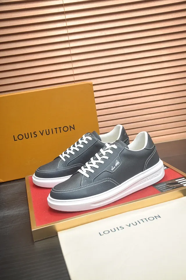 Louis Vuitton LV Trainer Gray White Low-Top Leather Upper Lifestyle Sneakers 4