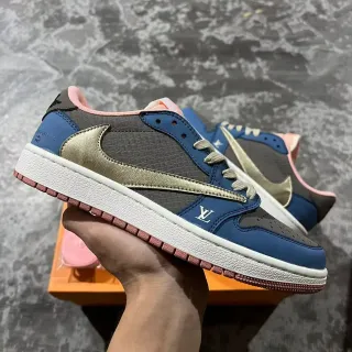 Louis Vuitton LV Trainer Zapatillas lifestyle navy gold de cuero en capas y parte superior texturizada