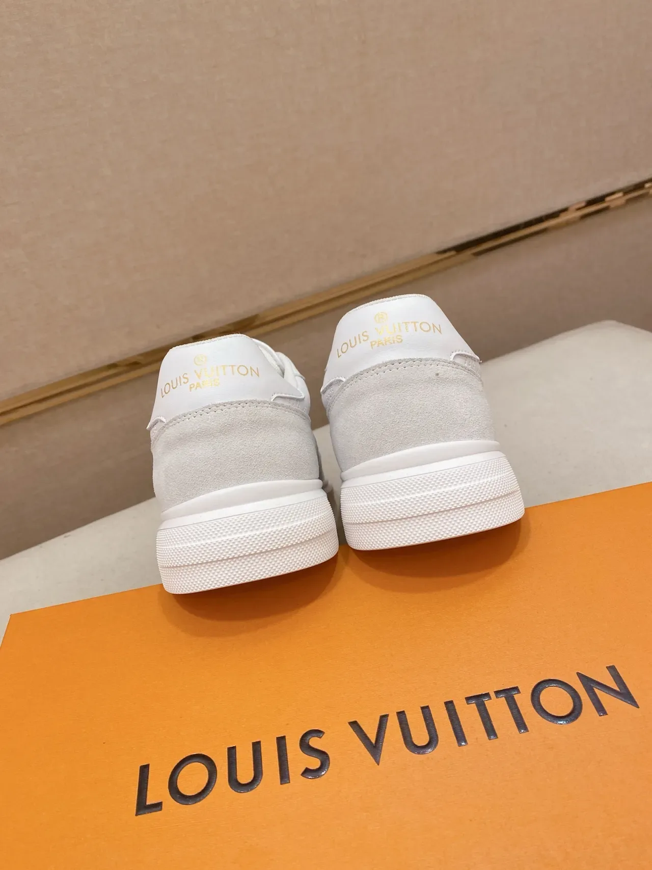 Louis Vuitton LV Trainer Blanc Beige Chaussures Lifestyle Basses Embossées Monogram 3