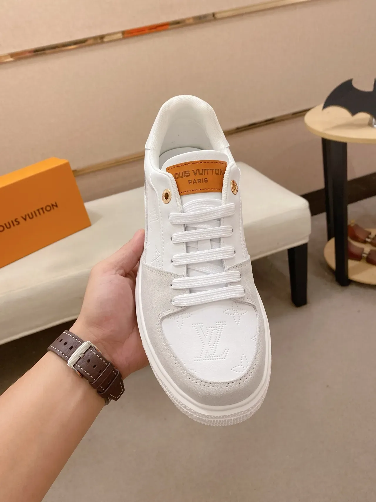 Louis Vuitton LV Trainer Blanc Beige Chaussures Lifestyle Basses Embossées Monogram 5