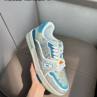 Louis Vuitton LV Trainer Zapatillas Lifestyle Blancas Azules con Superior de Malla Embellished con Cristales