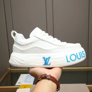 Louis Vuitton LV Trainer branco azul couro superior embossado monograma tênis lifestyle