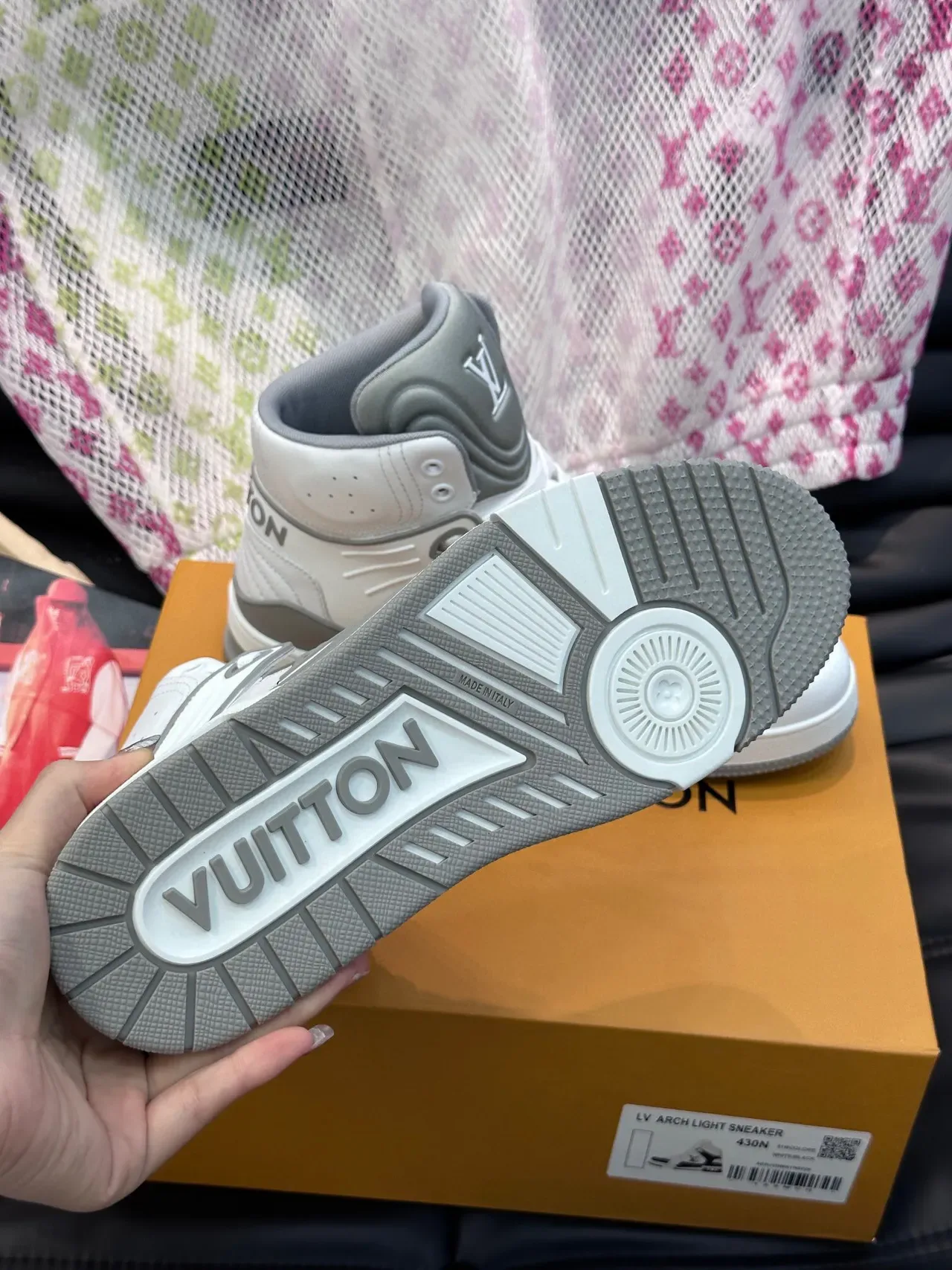 Louis Vuitton LV Trainer Sneakers Lifestyle Blancs et Gris Hauts à Panneaux en Cuir 9