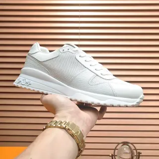 Louis Vuitton LV Trainer tênis lifestyle branco