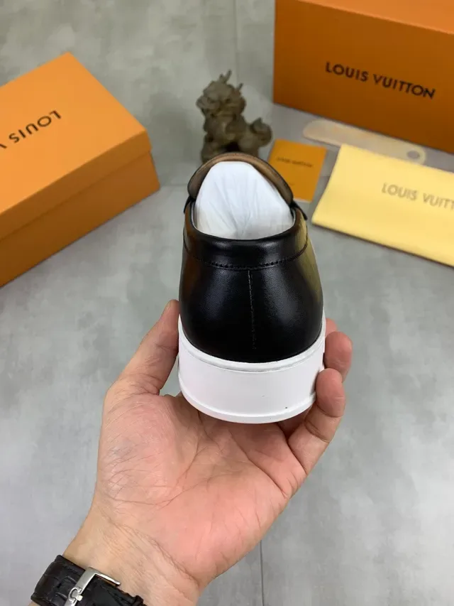 Louis Vuitton LV Twist Loafer কালো সাদা চামড়া Moc-Toe সেলাই 3