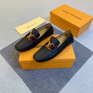 Louis Vuitton Monogram Buckle काला सोने का दानी चमड़े लूफर