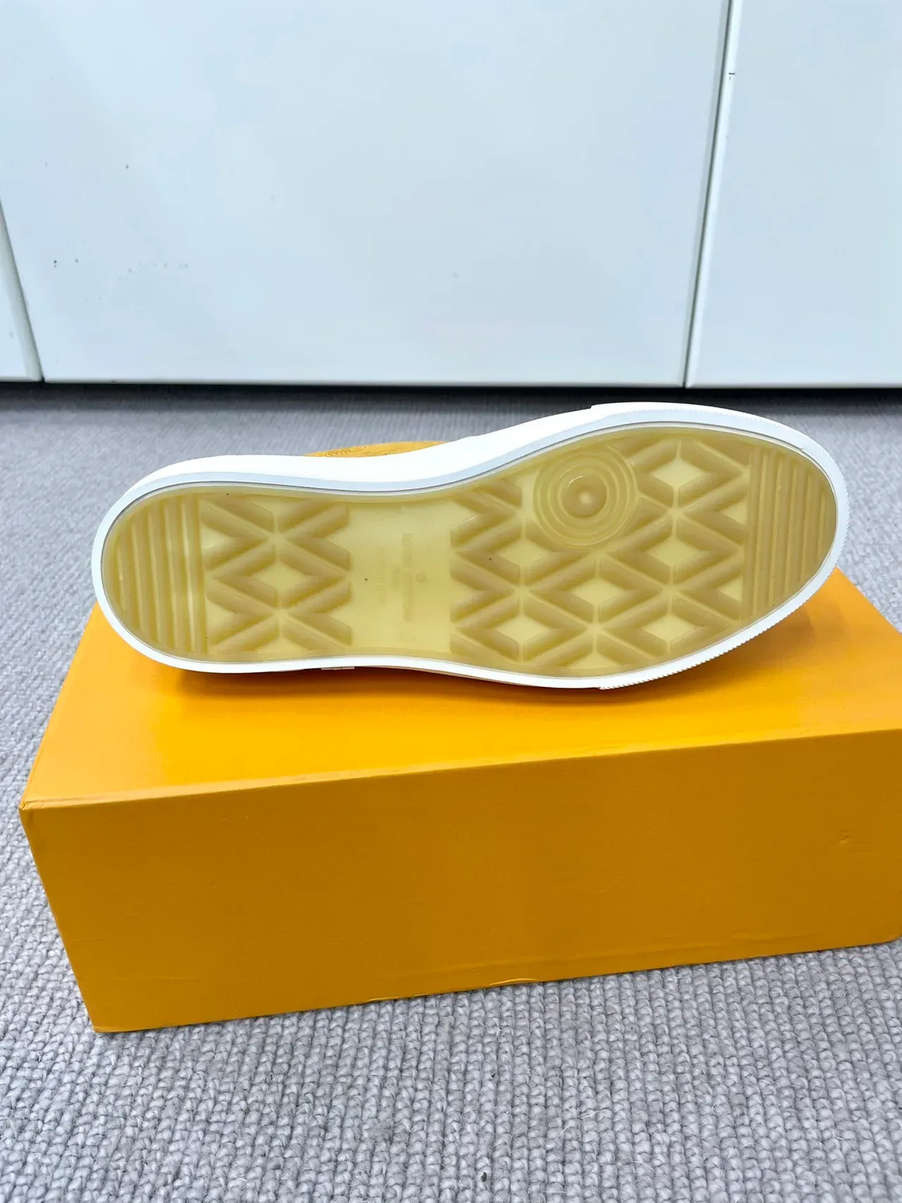 路易威登 Monogram 帆布一脚蹬运动鞋 2