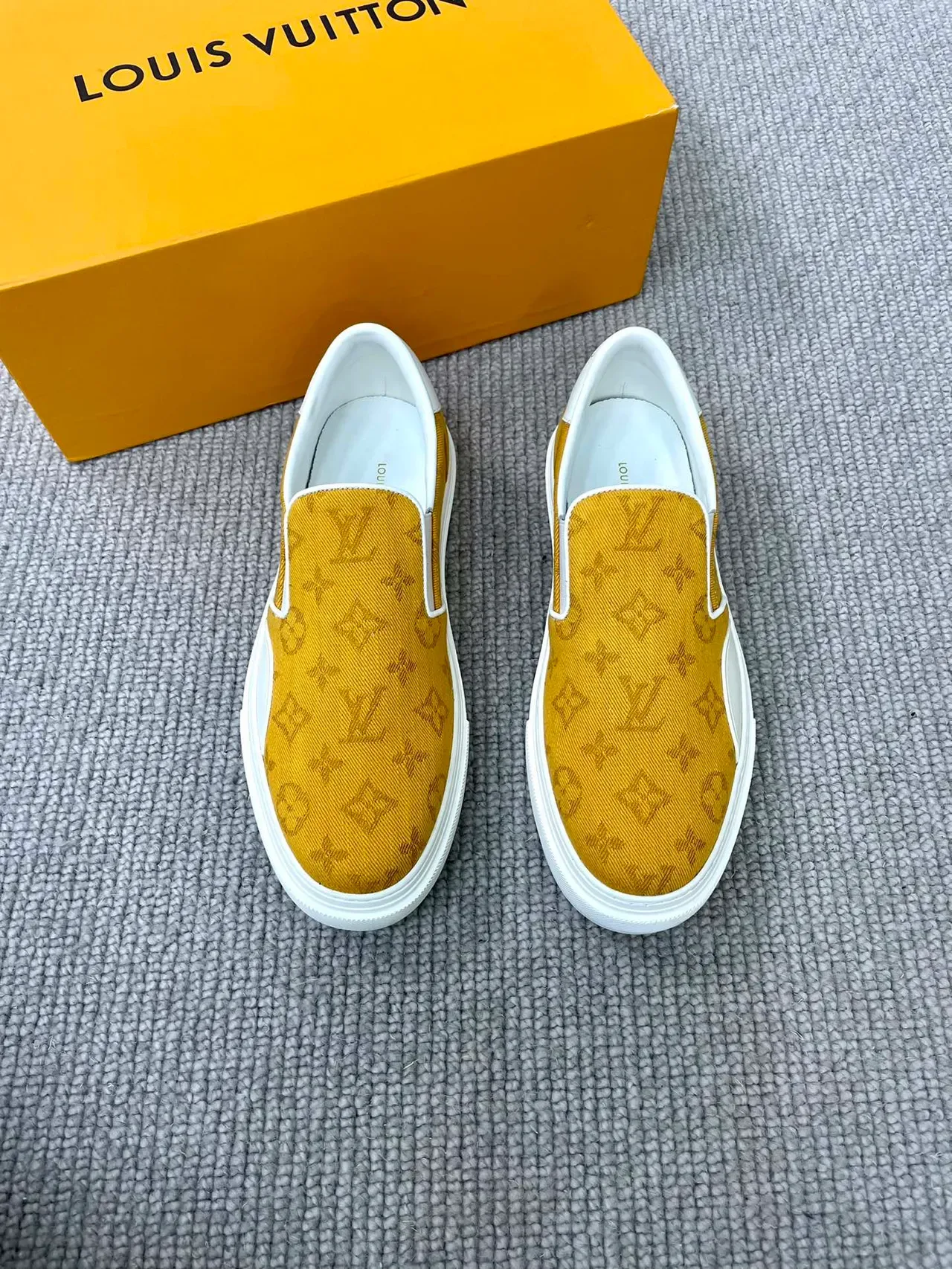路易威登 Monogram 帆布一脚蹬运动鞋 5