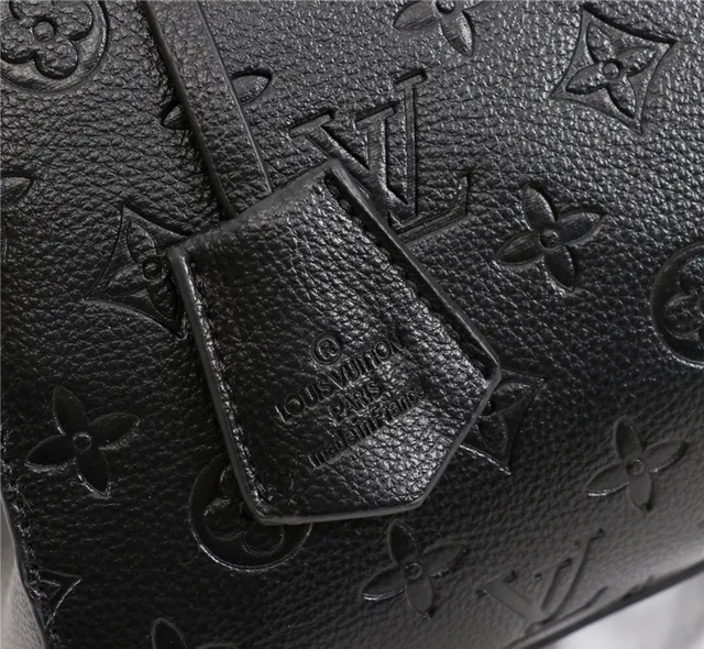 Louis Vuitton মোনোগ্রাম এমবসড গোলাপি টোট ব্যাগ 3