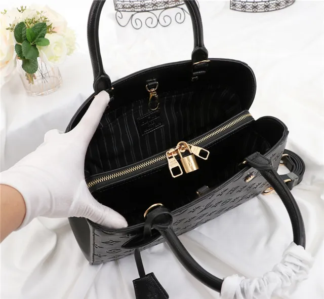 Louis Vuitton মোনোগ্রাম এমবসড গোলাপি টোট ব্যাগ 7