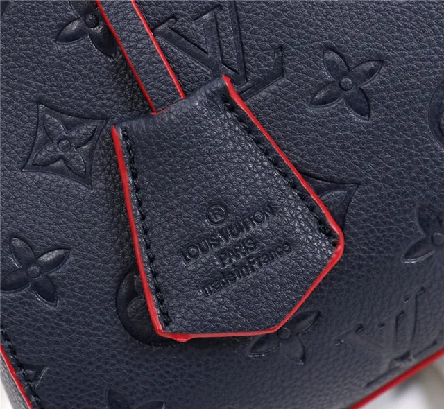 Louis Vuitton মোনোগ্রাম এমবসড গোলাপি টোট ব্যাগ 12