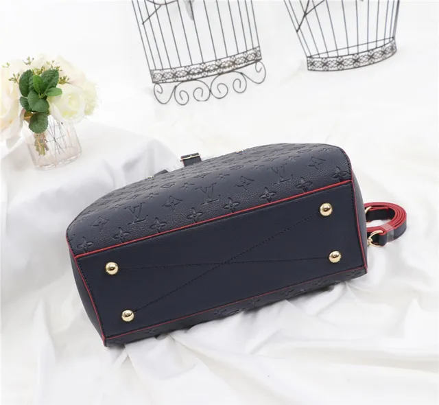 Louis Vuitton মোনোগ্রাম এমবসড গোলাপি টোট ব্যাগ 15