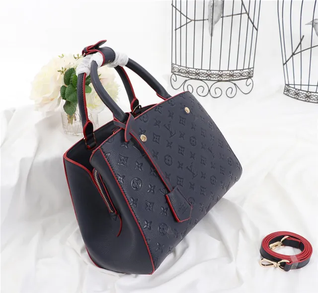 Louis Vuitton মোনোগ্রাম এমবসড গোলাপি টোট ব্যাগ 18