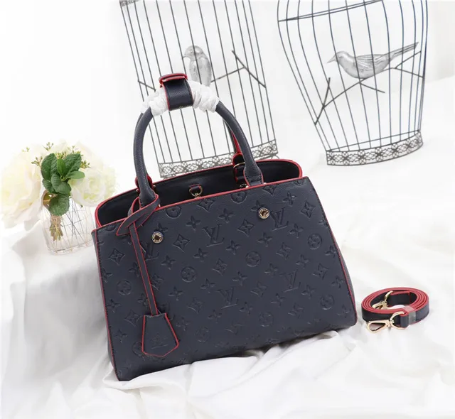 Louis Vuitton মোনোগ্রাম এমবসড গোলাপি টোট ব্যাগ 19