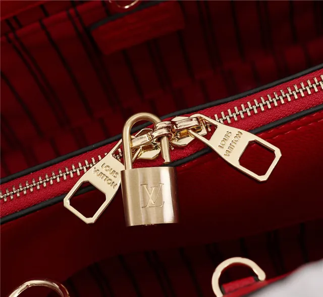 Louis Vuitton মোনোগ্রাম এমবসড গোলাপি টোট ব্যাগ 23