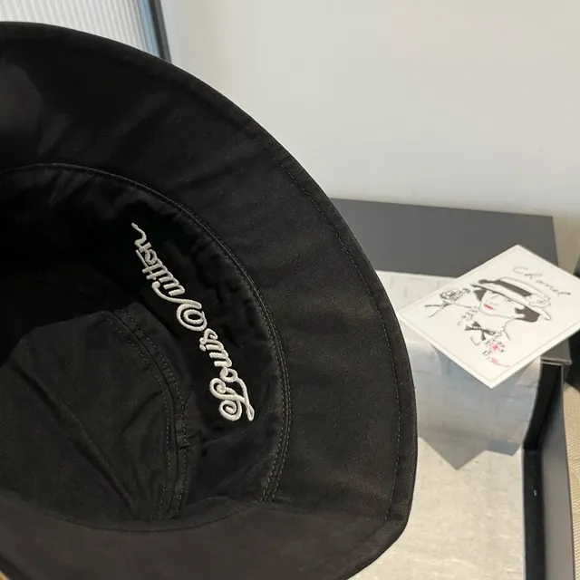 Louis Vuitton sombrero de cubo bordado con monograma negro 7