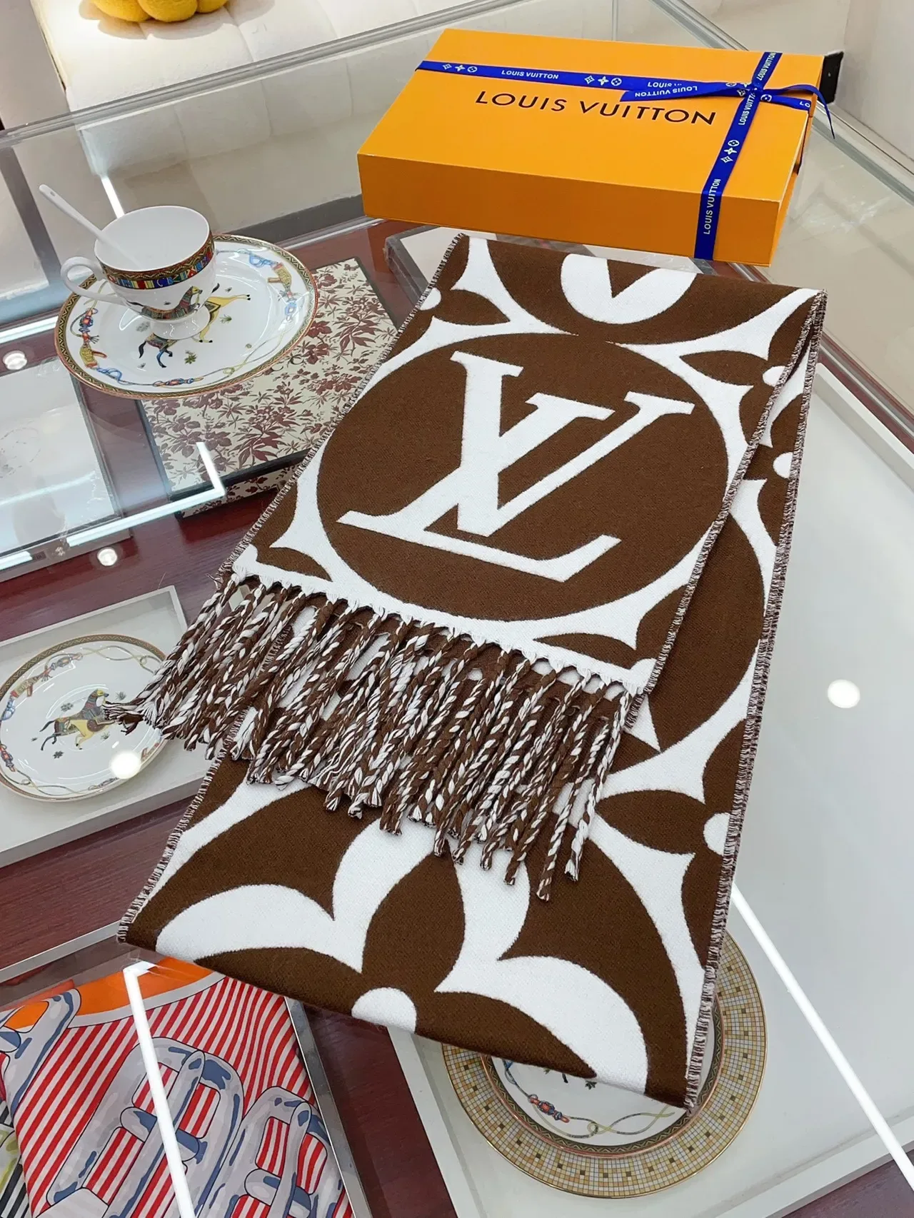 Louis Vuitton Monogram Flower Écharpe Cachemire Brun et Blanc 5