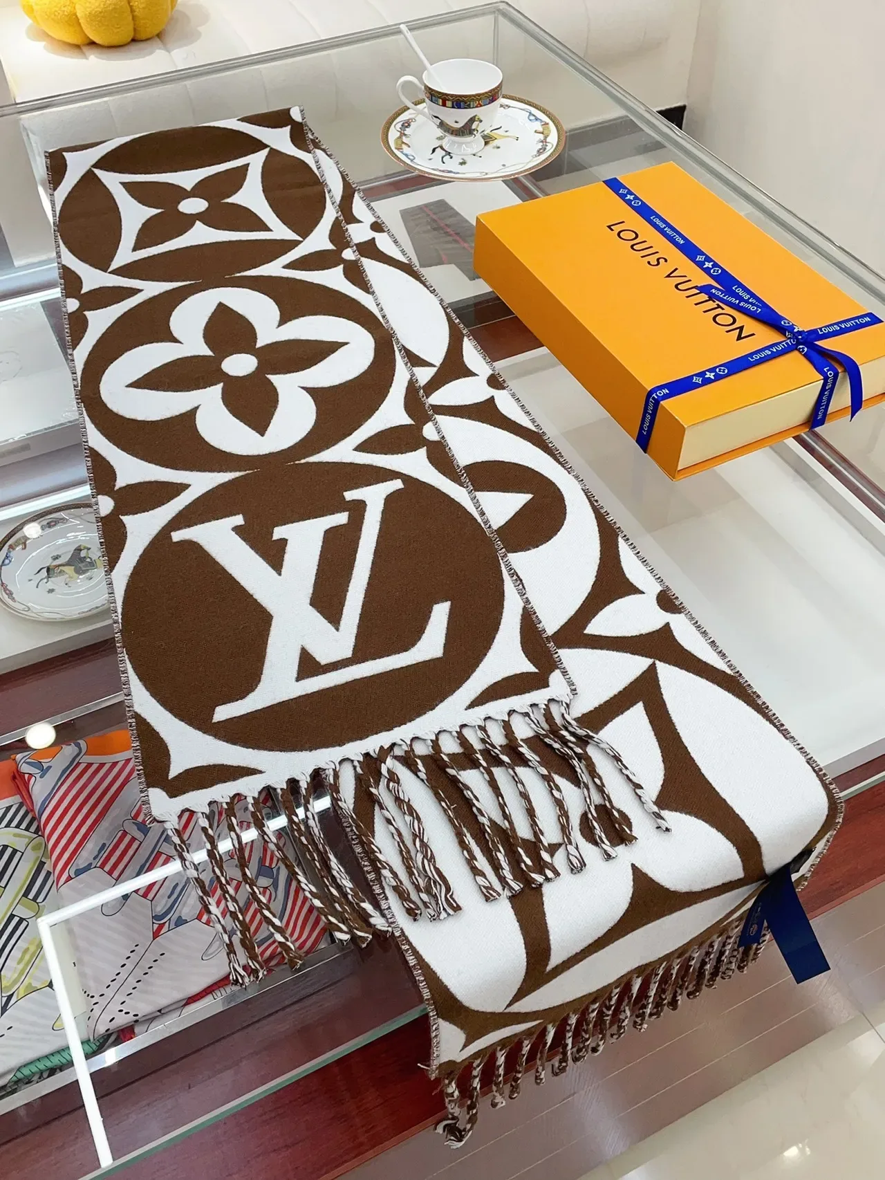Louis Vuitton Monogram Flower Écharpe Cachemire Brun et Blanc 6