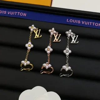 Brincos Louis Vuitton Monogram Flower Floral Quatrefoil Drop