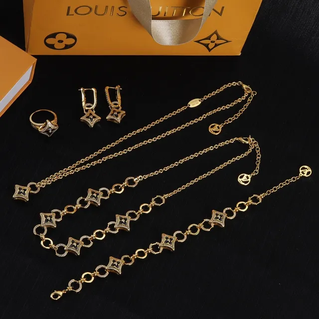 Louis Vuitton Monograma Flor Ouro Preto Corrente de elos Quatrofolha Floral Motivo Colar 9