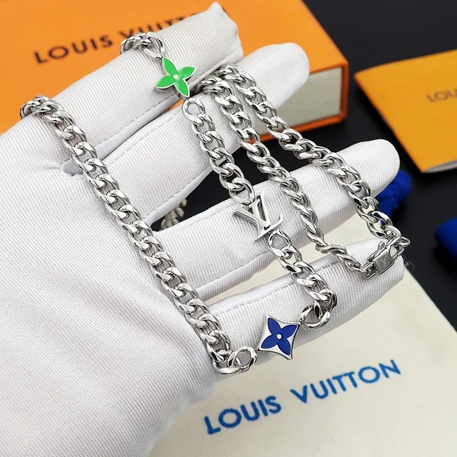 Louis Vuitton Monogram Flower Silver Curb Chain Necklace 3