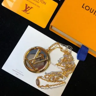 قلادة Louis Vuitton Monogram ذهبية فضية دائرية معلقة وجه مرآة