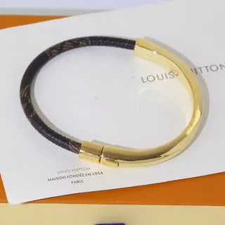 Brazalete Louis Vuitton Monogram de Cuero con Cordón Tono Dorado