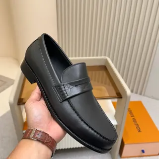 Louis Vuitton Monogram Loafer لوفر جلد أسود