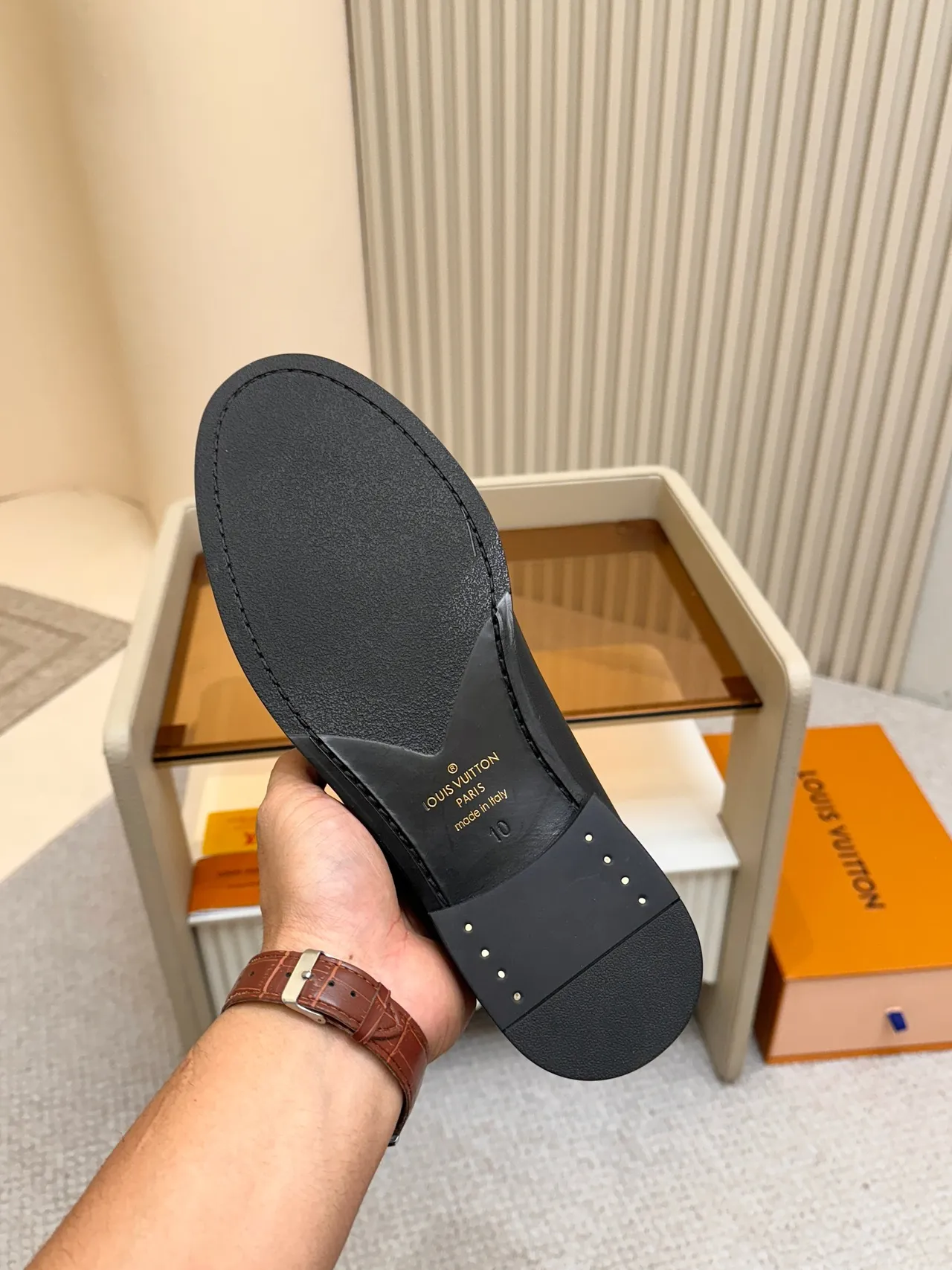 Louis Vuitton Monogram Loafer لوفر جلد أسود 2