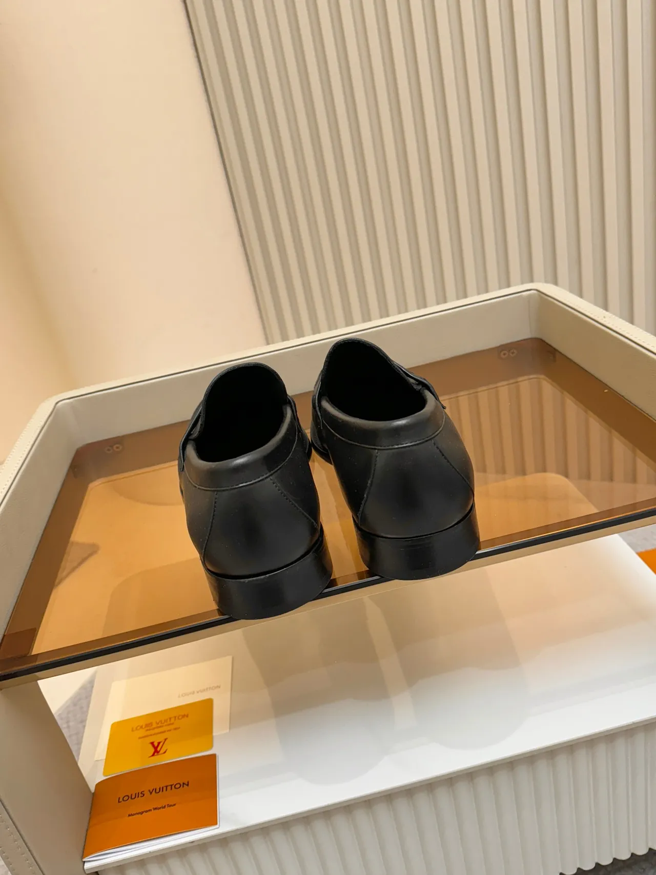 Louis Vuitton Monogram Loafer لوفر جلد أسود 3