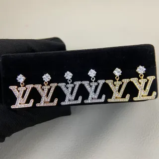 Louis Vuitton Monogram Pavé كريستال حلقات أذن معلقة