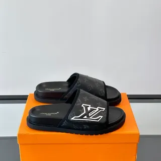 Louis Vuitton Monogram زلوك