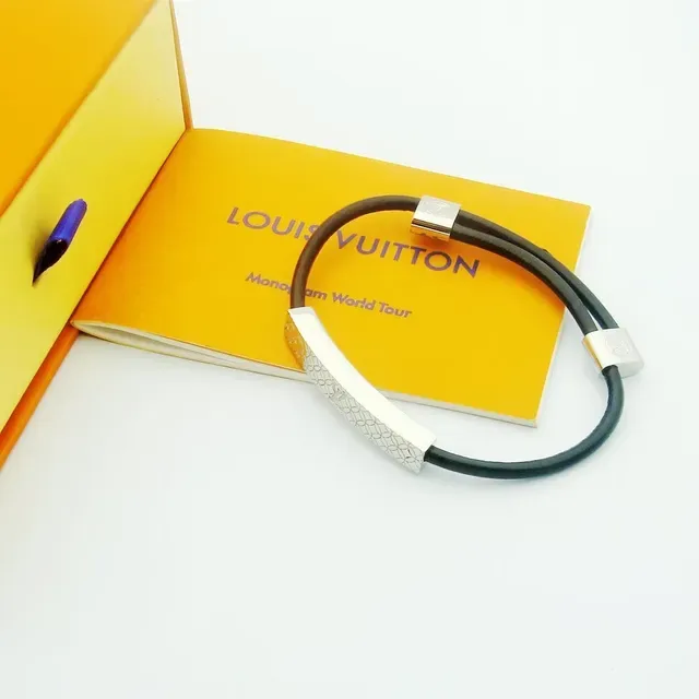 Pulseira Louis Vuitton Monogram World Vermelho Navy Roxo Borracha e Metal Prateado 4