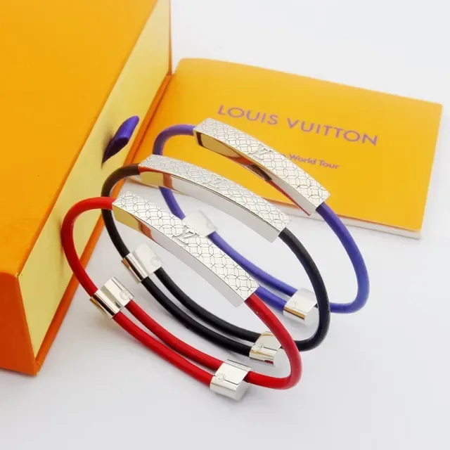 Pulseira Louis Vuitton Monogram World Vermelho Navy Roxo Borracha e Metal Prateado 9