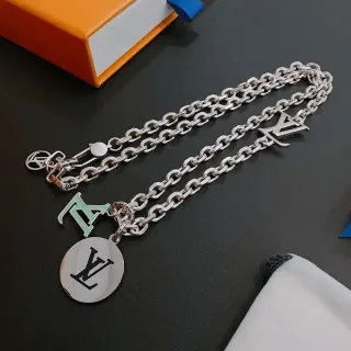 Colar Louis Vuitton Multi-Charm Monograma Prata