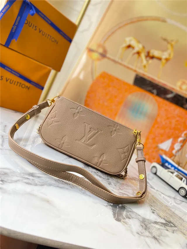 Louis Vuitton Multi Pochette Accessoires Negro Dorado Monograma Grabado Correa de Cadena Bolso Cruzado 8