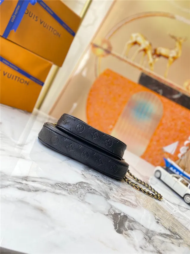 Louis Vuitton Multi Pochette Accessoires Negro Dorado Monograma Grabado Correa de Cadena Bolso Cruzado 16