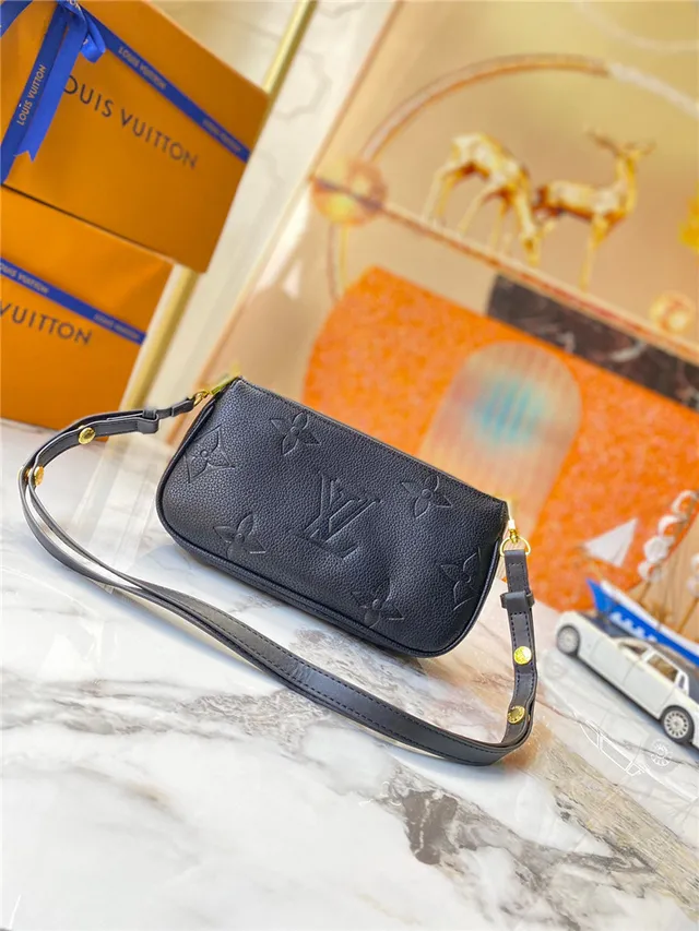 Louis Vuitton Multi Pochette Accessoires Negro Dorado Monograma Grabado Correa de Cadena Bolso Cruzado 17
