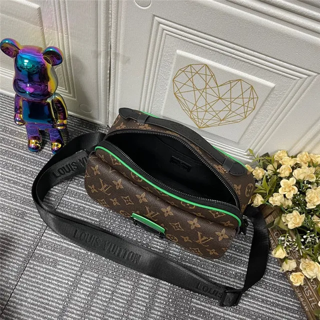 Louis Vuitton Multi Pochette Accessoires বাদামী সবুজ মোনোগ্রাম ক্যানভাস পাইপিং অ্যাকসেন্ট মেসেঞ্জার ব্যাগ 13