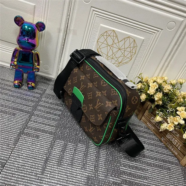 Louis Vuitton Multi Pochette Accessoires বাদামী সবুজ মোনোগ্রাম ক্যানভাস পাইপিং অ্যাকসেন্ট মেসেঞ্জার ব্যাগ 19