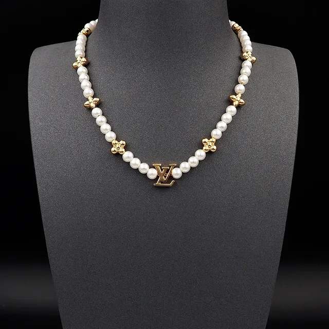 Louis Vuitton Collar de perlas y tono dorado monograma floral 10