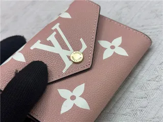 Louis Vuitton محفظة قصيرة جلد بنية أبيض وردي مطبوعة بالمونوغرام 5