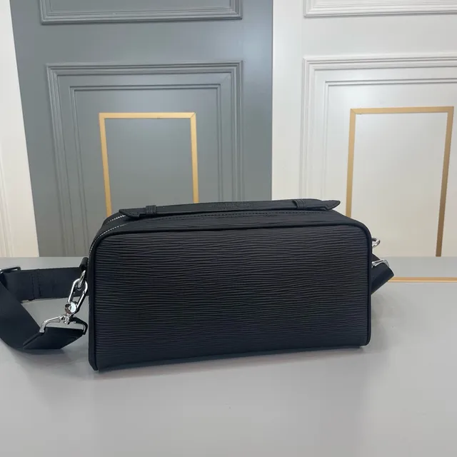লুইস ভিটন Pochette Metis কালো সিলভার গঠিত আয়তাকার আকৃতি Epi চামড়া টেক্সচার মেসেঞ্জার ব্যাগ 4