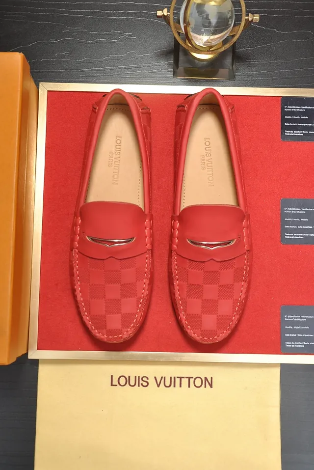 Louis Vuitton لوافرز Damier أحمر مربعة 5