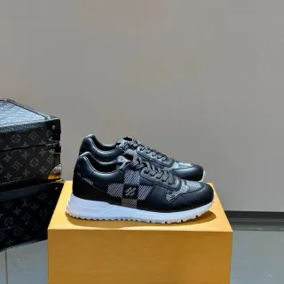 Louis Vuitton Run Away Zapatillas Lifestyle Negro y Checkerboard