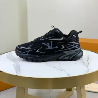 Louis Vuitton Run Away Sneakers Lifestyle Negro y Gris